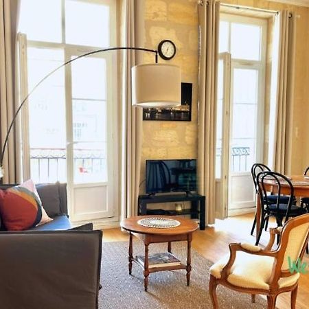 Attractive T2 Flat On Place De La Bourse Bordeaux Exterior photo
